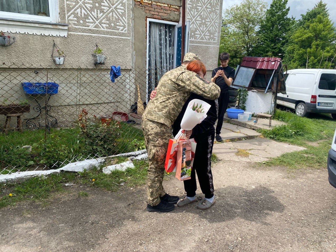 Прикордонники Львівщини привітали матерів загиблих Героїв з нагоди Дня матері