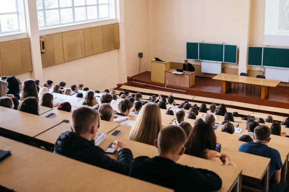 Вартість контрактного навчання в українських вишах зросте: що відомо