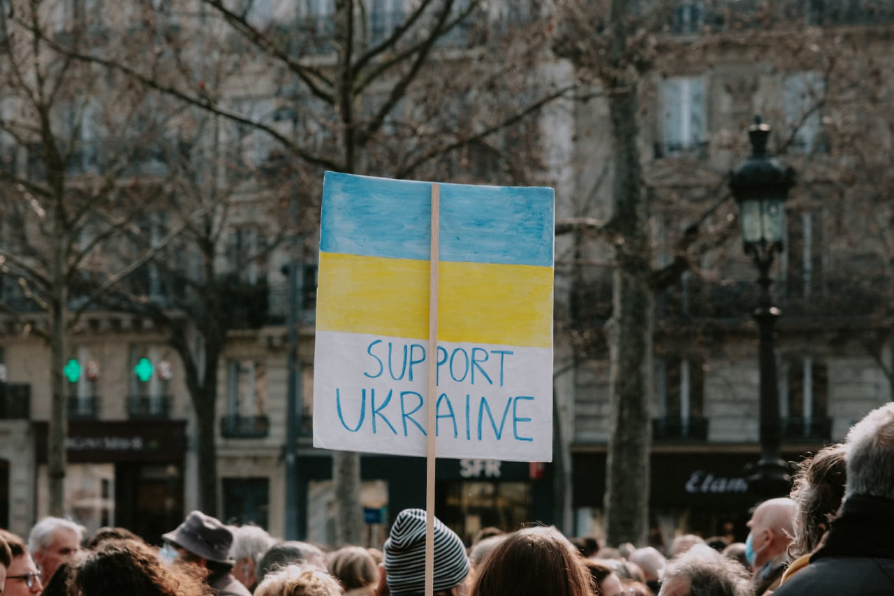Кому українці довіряють у 2024 році: родині, ЗСУ, владі та іноземцям — результати опитування