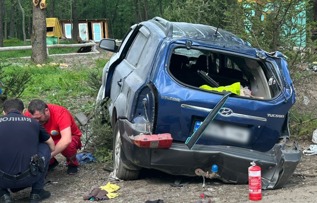 Смертельна ДТП на Харківщині: загинули жінка та дитина, водій скоїв самогубство