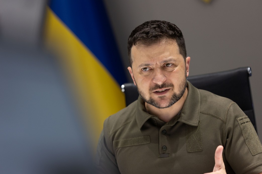 Україна завдала масованого удару 400 дронами: знищено понад 40 одиниць російської техніки — Зеленський