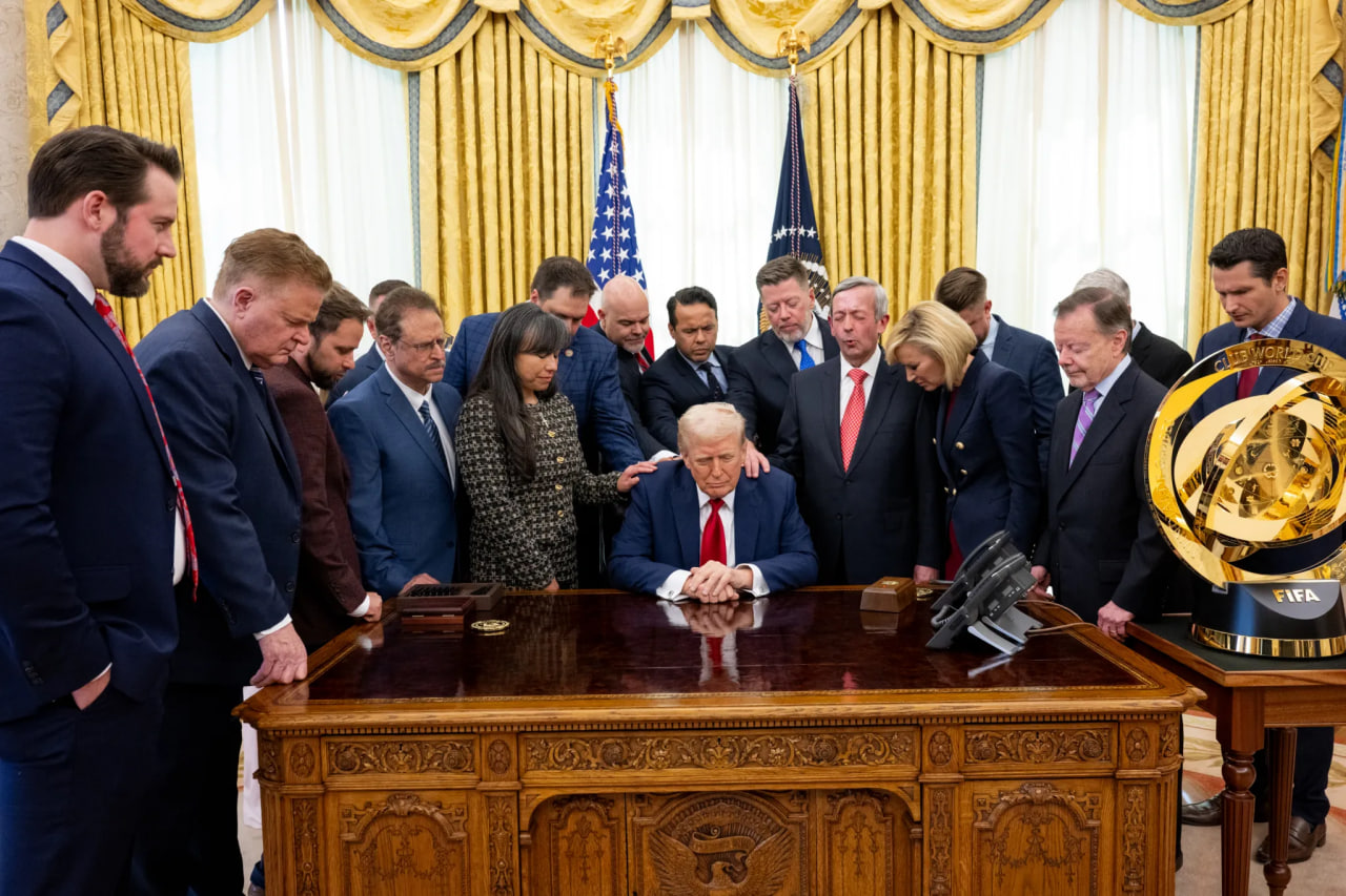 Адміністрація Трампа не збирається згортати тарифну політику попри рішення суду