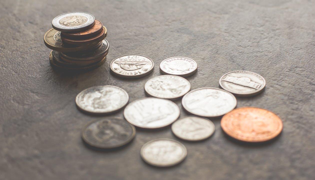 На Дніпропетровщині судитимуть директорку навчального закладу за привласнення великої суми