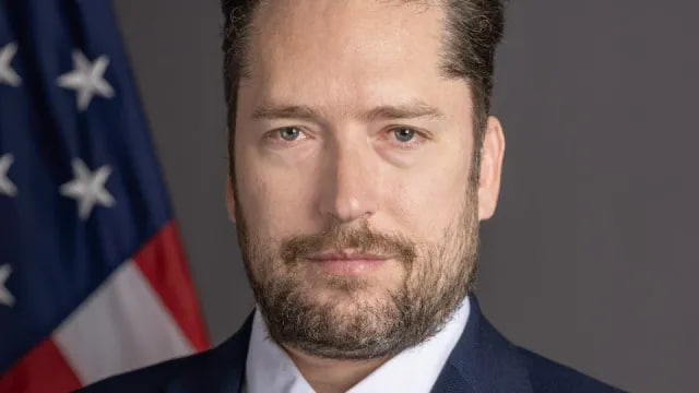 Чиновника з адміністрації Трампа підозрюють у зв’язках із Кремлем через дружину-росіянку — Telegraph