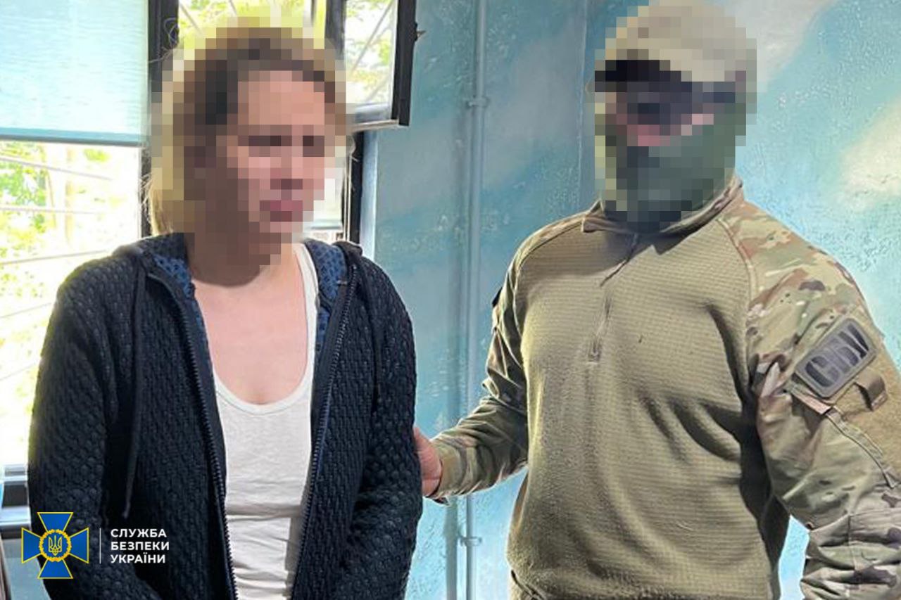 На Одещині СБУ затримала жінку, яка виготовляла вибухівку для теракту біля адмінбудівлі ЗСУ