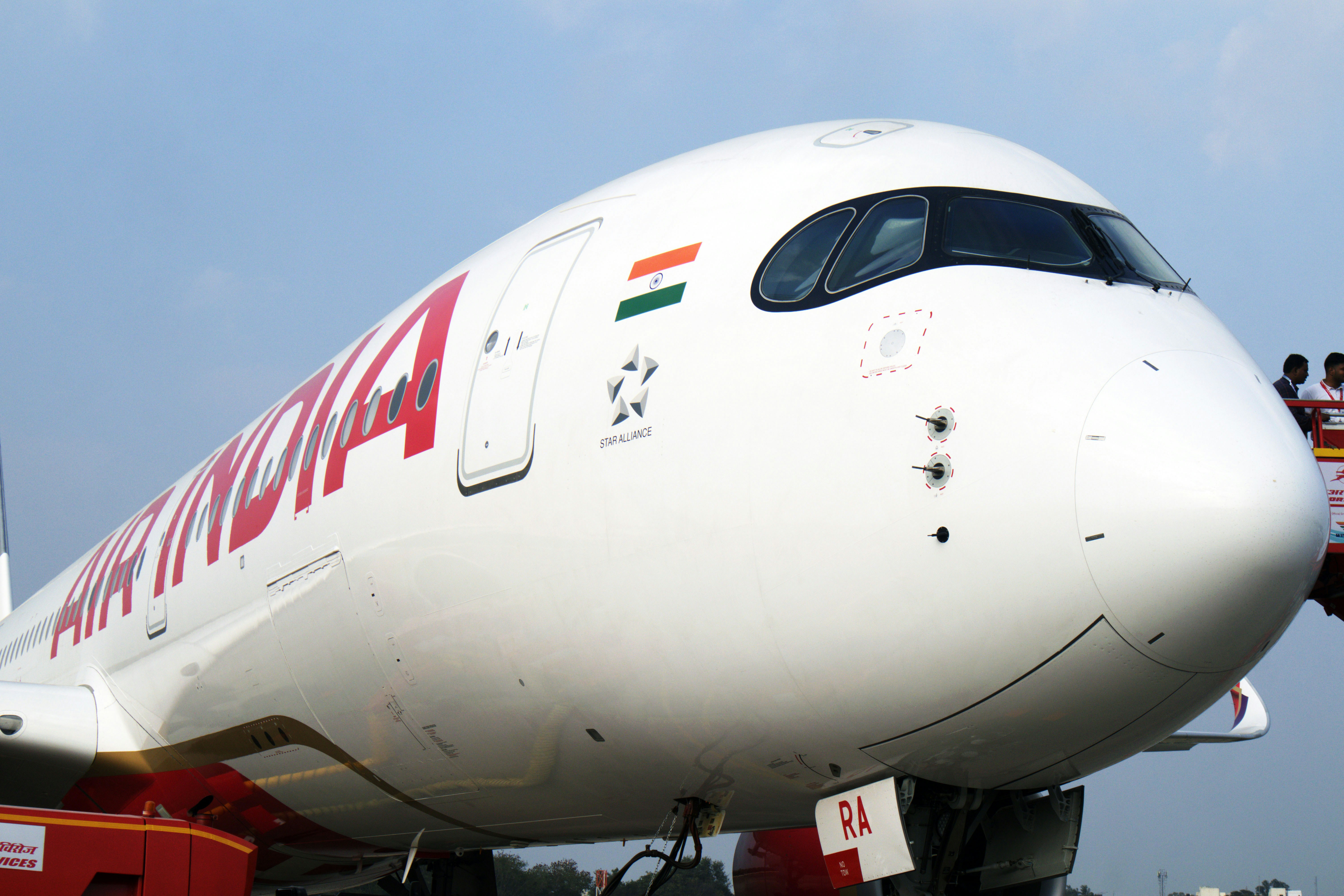 В Індії розбився літак Air India, що летів до Лондона: на борту було понад 200 людей
