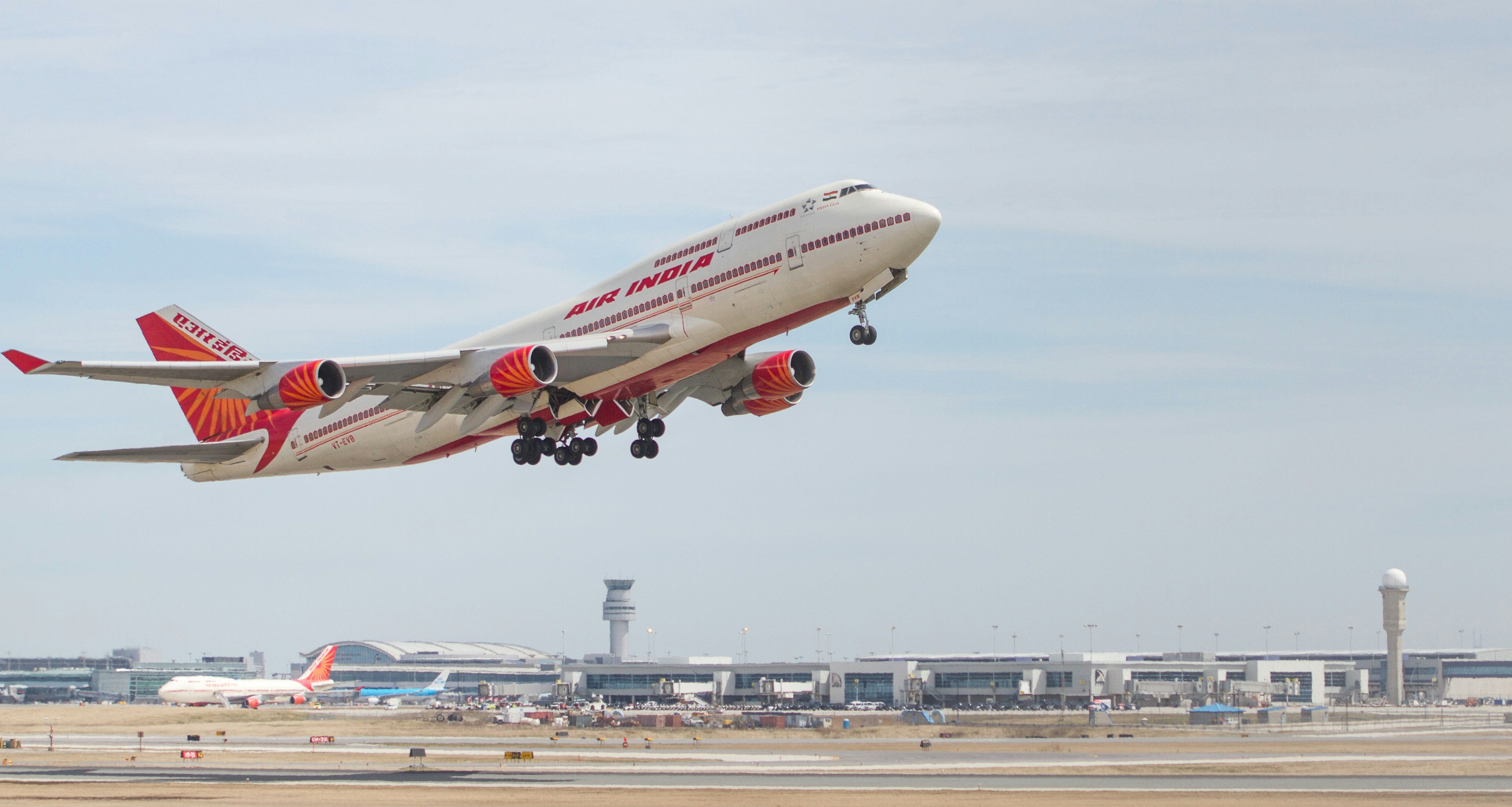 В Індії знайшли «чорну скриньку» літака Air India, що зазнав аварії