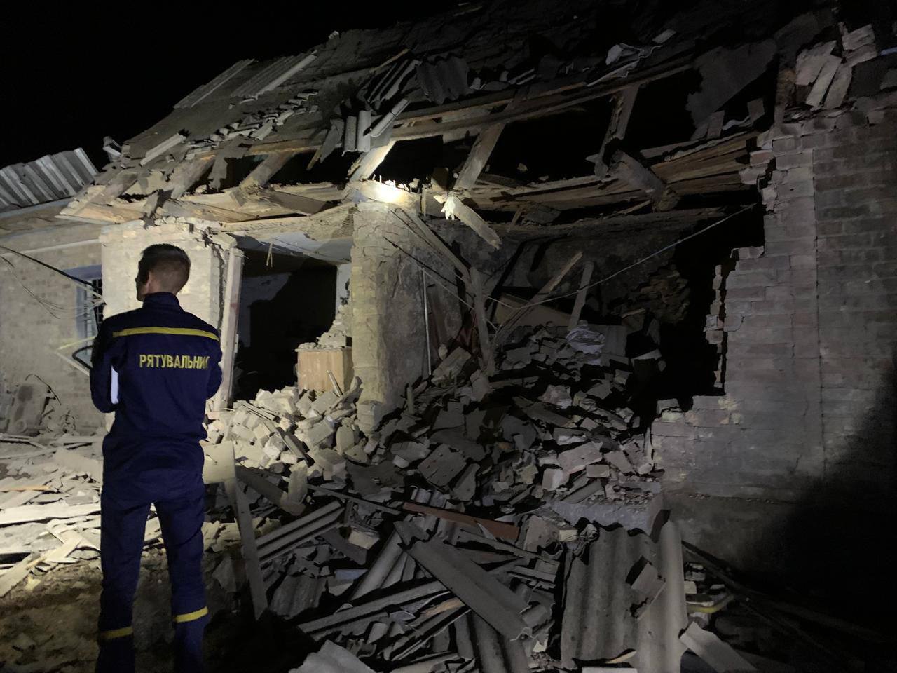 Атака дронів на Київщині: є поранений, пошкоджено приватний будинок