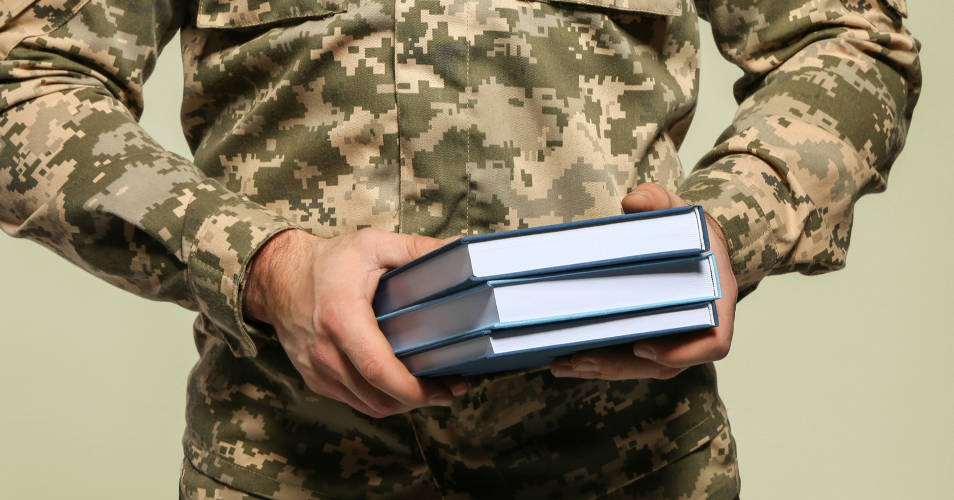 Пільги на освіту для ветеранів та їхніх дітей: як скористатися державною підтримкою у 2025 році? Пояснюють експерти