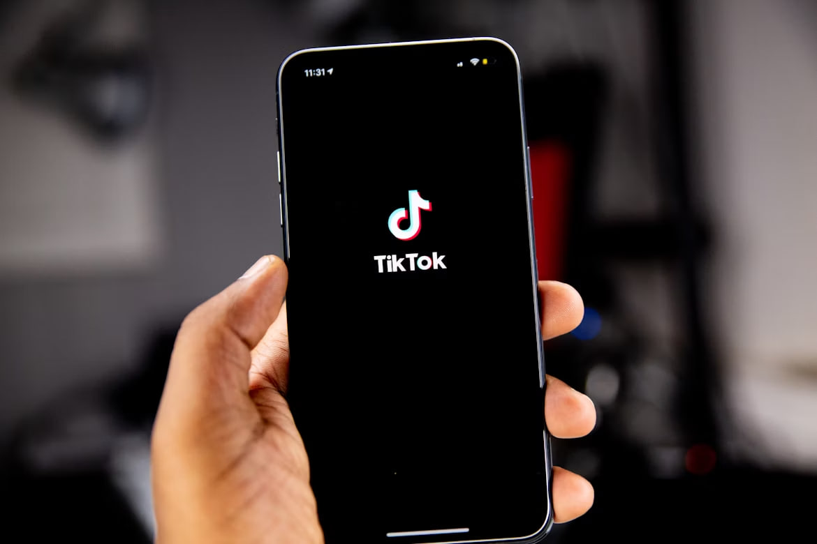 Трамп знову відкладає продаж TikTok: застосунок працюватиме ще щонайменше 90 днів