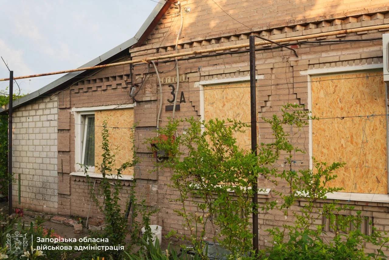 Росіяни обстріляли Запоріжжя чотирма ракетами: влучили у приватний сектор