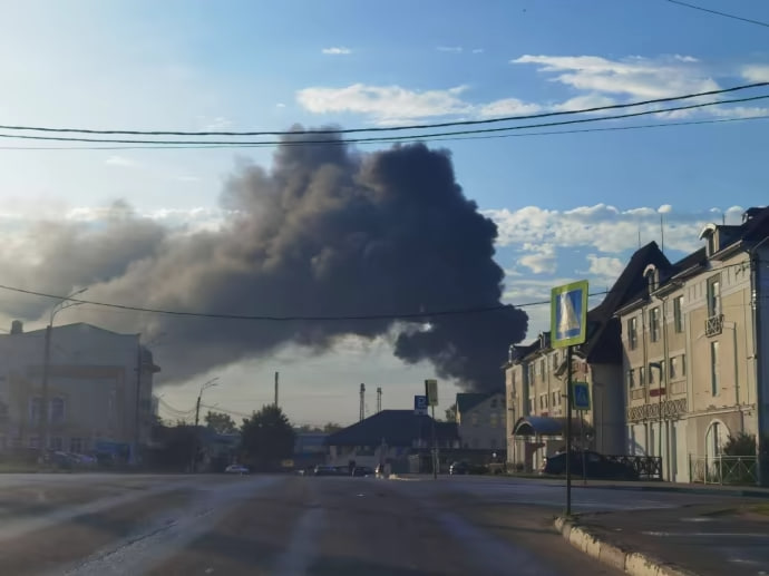 У Росії заявили про масштабну атаку безпілотників на кілька регіонів, зокрема під Москвою та на півдні країни
