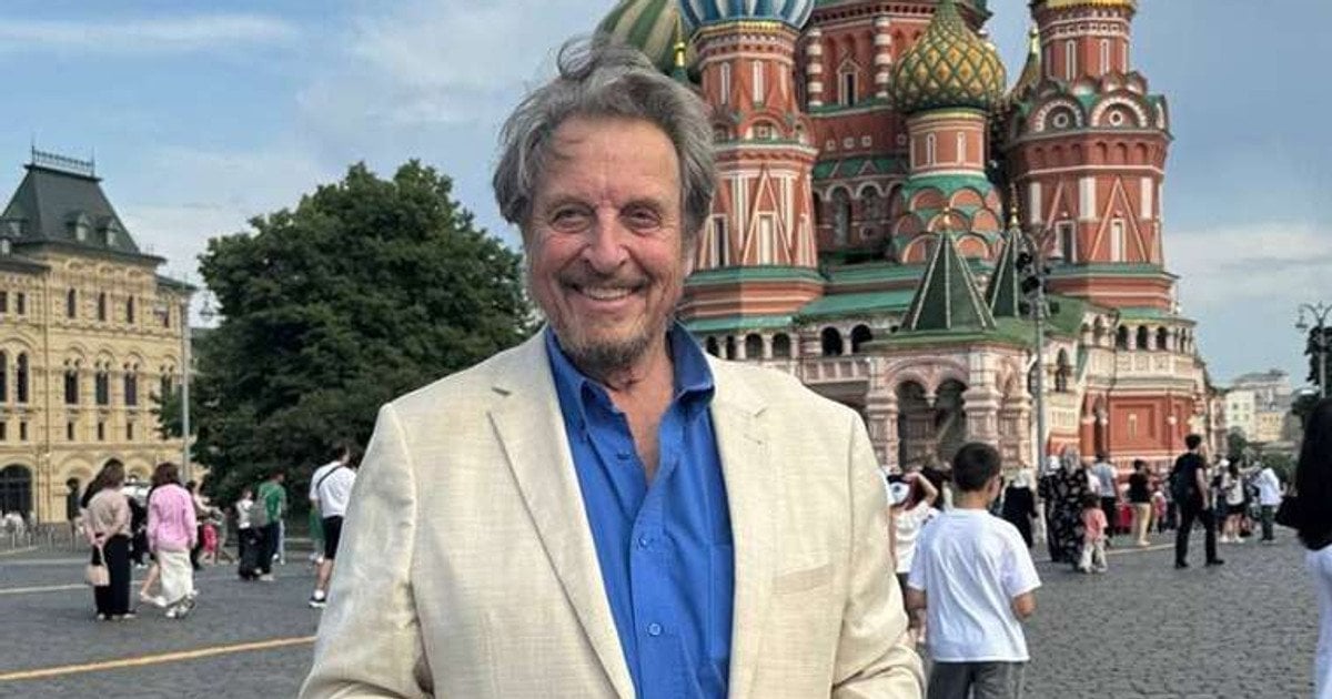 Батько Ілона Маска захотів відвідати окуповані території України і порадив сину поїхати до Росії