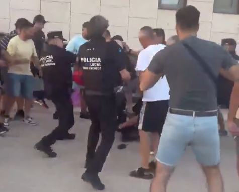 В Іспанії зіткнулися ультраправі та мігранти після інциденту в місті