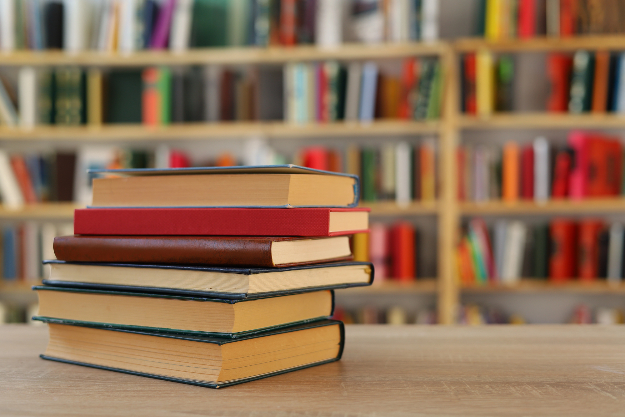 Підсумки першого півріччя 2025 року програми "єКнига": що читають 18-річні українці