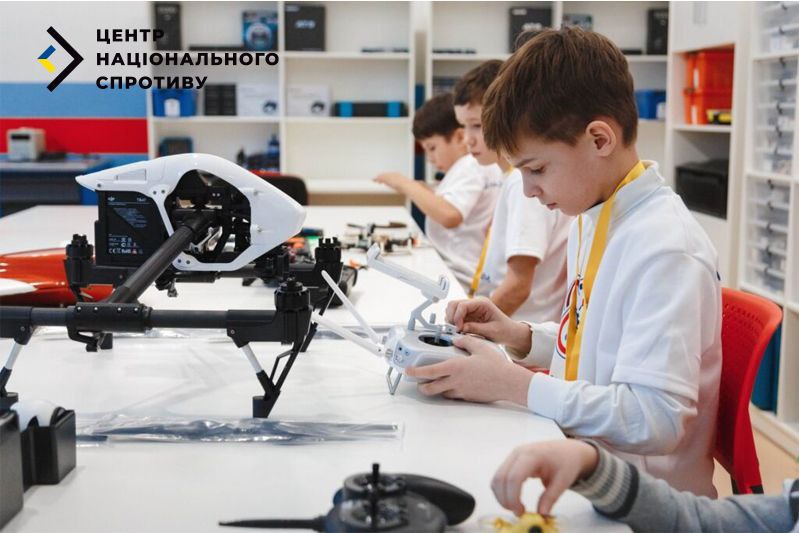 У Луганську дітей вчитимуть виготовляти дрони для армії РФ