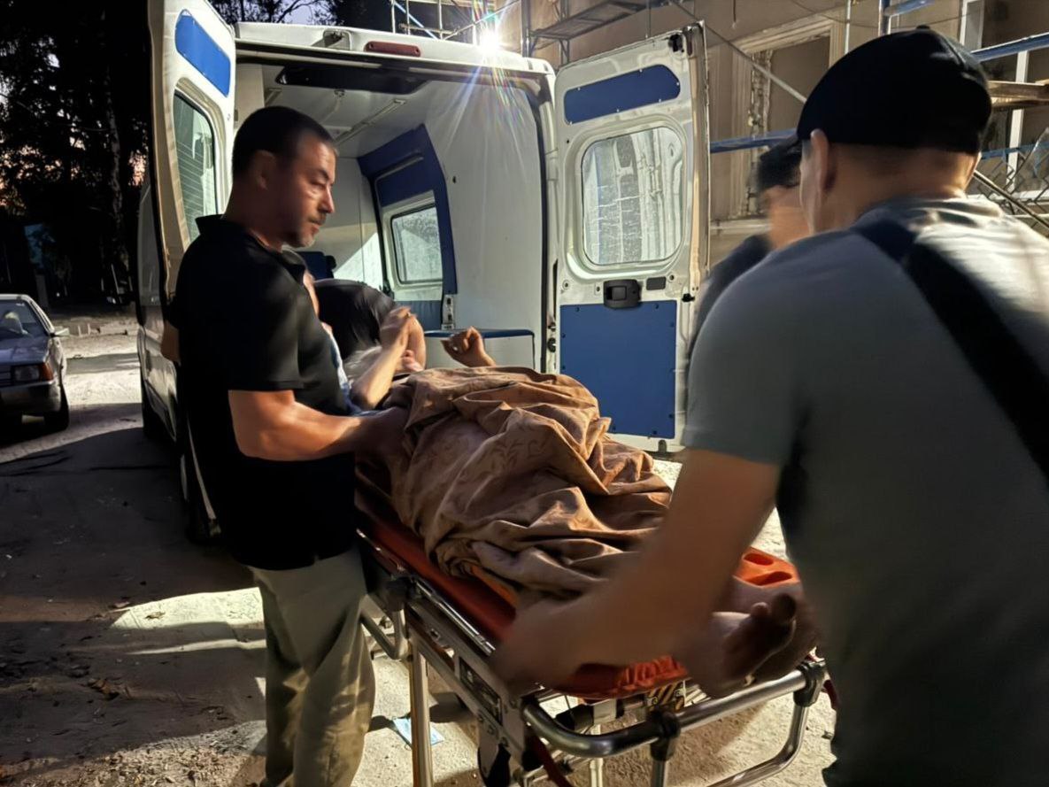 У Кам’янському загинули двоє людей внаслідок ракетного удару РФ, серед постраждалих — вагітна жінка