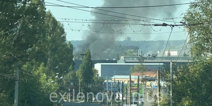 У російській Пензі дрони атакували військовий радіозавод — почалася пожежа