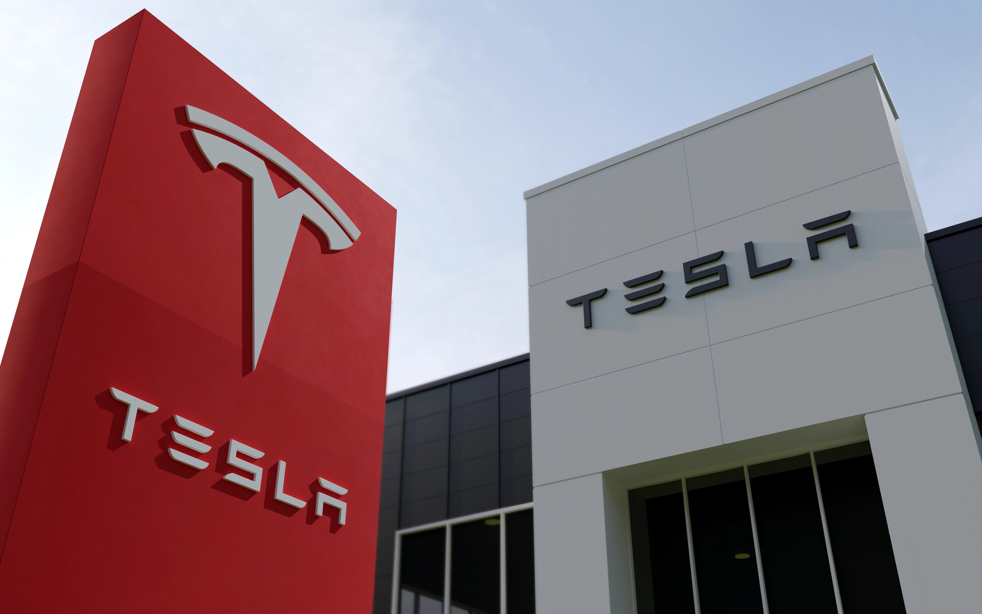 Tesla постане перед судом присяжних через смертельну аварію з автопілотом у Флориді