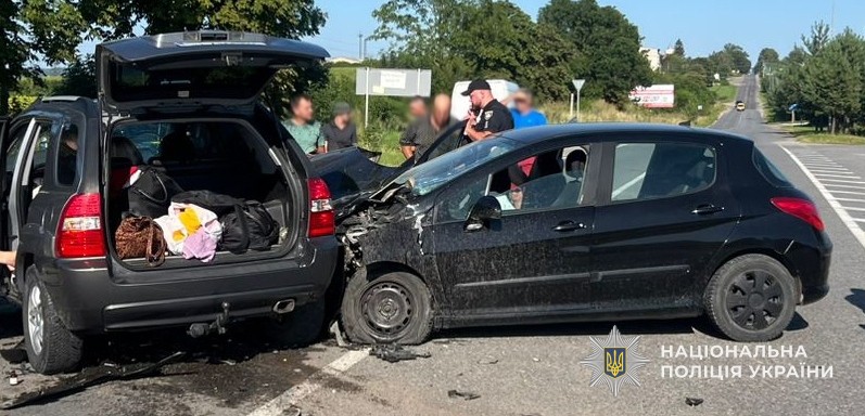 ДТП у Золочеві: четверо постраждалих, серед них дев’ятирічна дитина