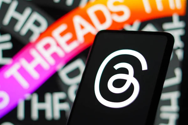 Threads перевищила 400 мільйонів активних користувачів за місяць і скорочує відрив від X