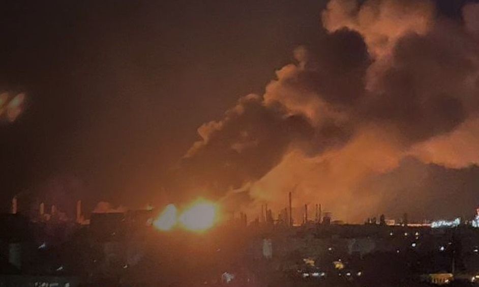 Генштаб підтвердив удар дронами по Волгоградському НПЗ — на заводі сильні пожежі
