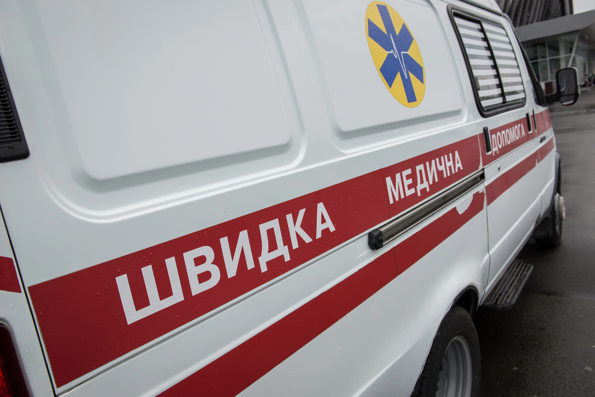 Російські війська обстріляли Дніпровський район Херсона: двоє поранених