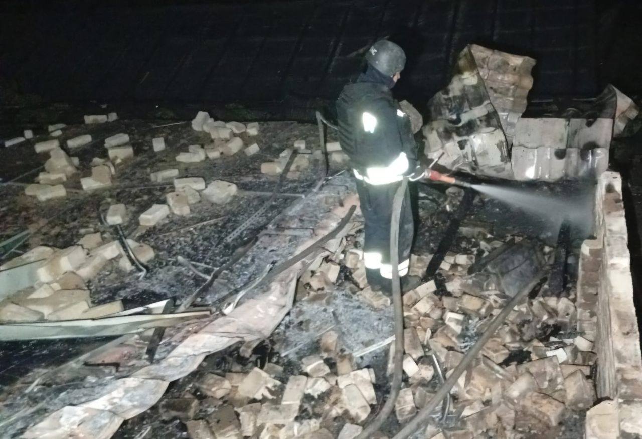 Росіяни атакували Нікополь та Синельниківський район: спалахнула пожежа, є пошкодження