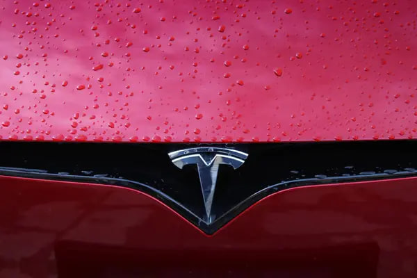Продажі Tesla у країнах ЄС знизилися на 42% — компанія втрачає ринок