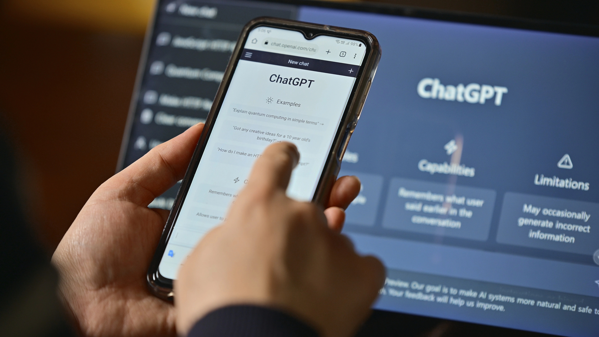Переписки з ChatGPT можуть передавати поліції - заява OpenAI