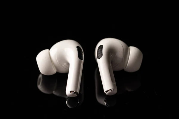 Функція Live Translation в AirPods Pro 3 не працюватиме в Європі