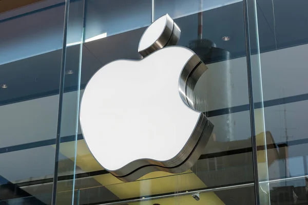 Один із головних керівників напрямку ШІ в Apple звільняється – Bloomberg