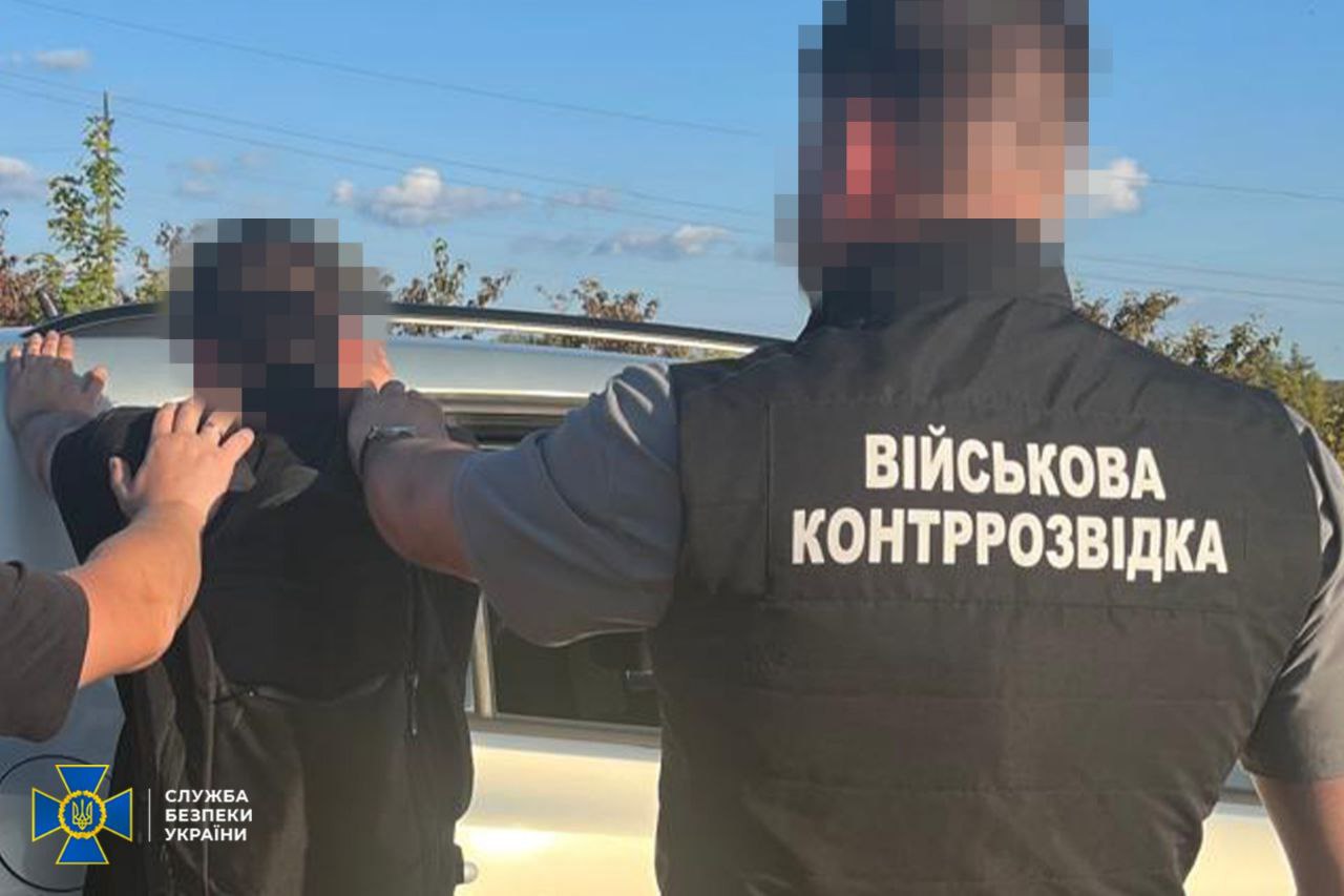 У Хмельницькому затримали агента ФСБ, який наводив удари РФ по військових і критичних об’єктах