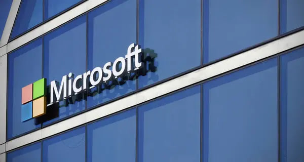 Microsoft додає ШІ-агентів у Word та Excel