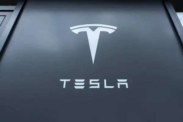 Tesla відзвітувала про зростання продажів