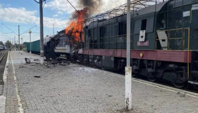 Удар дронами по залізничному вокзалу в Шостці: близько 30 постраждалих