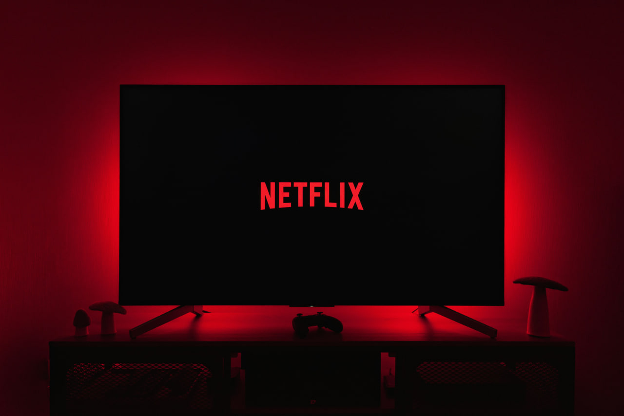 Головні прем’єри жовтня на Netflix: драми, трилери й романтика сезону