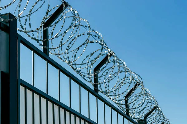 Підробила документи та продала квартиру свекрухи на Рівненщині