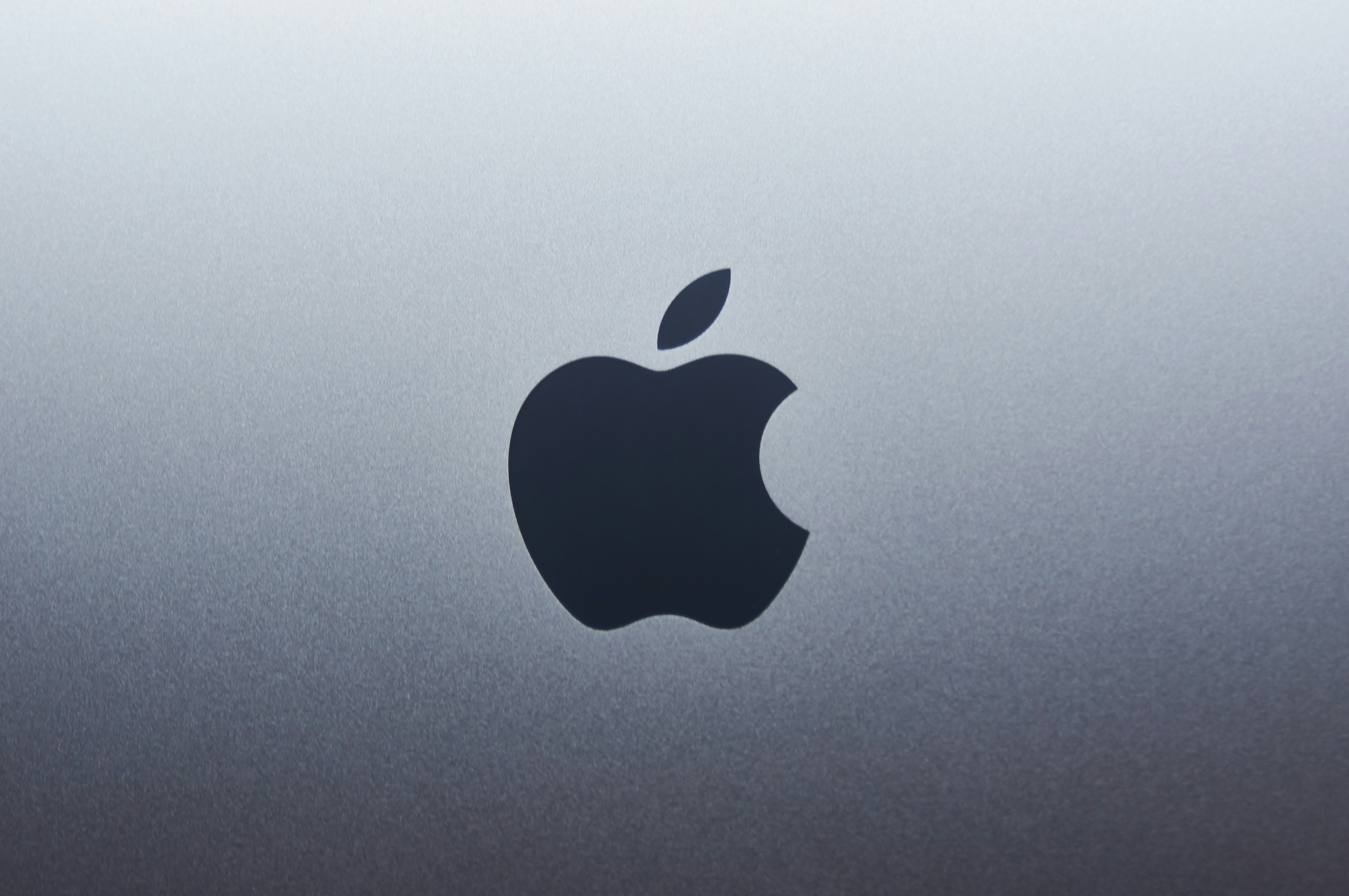 Apple пропонує до $2 млн за знайдені баги у своїх системах