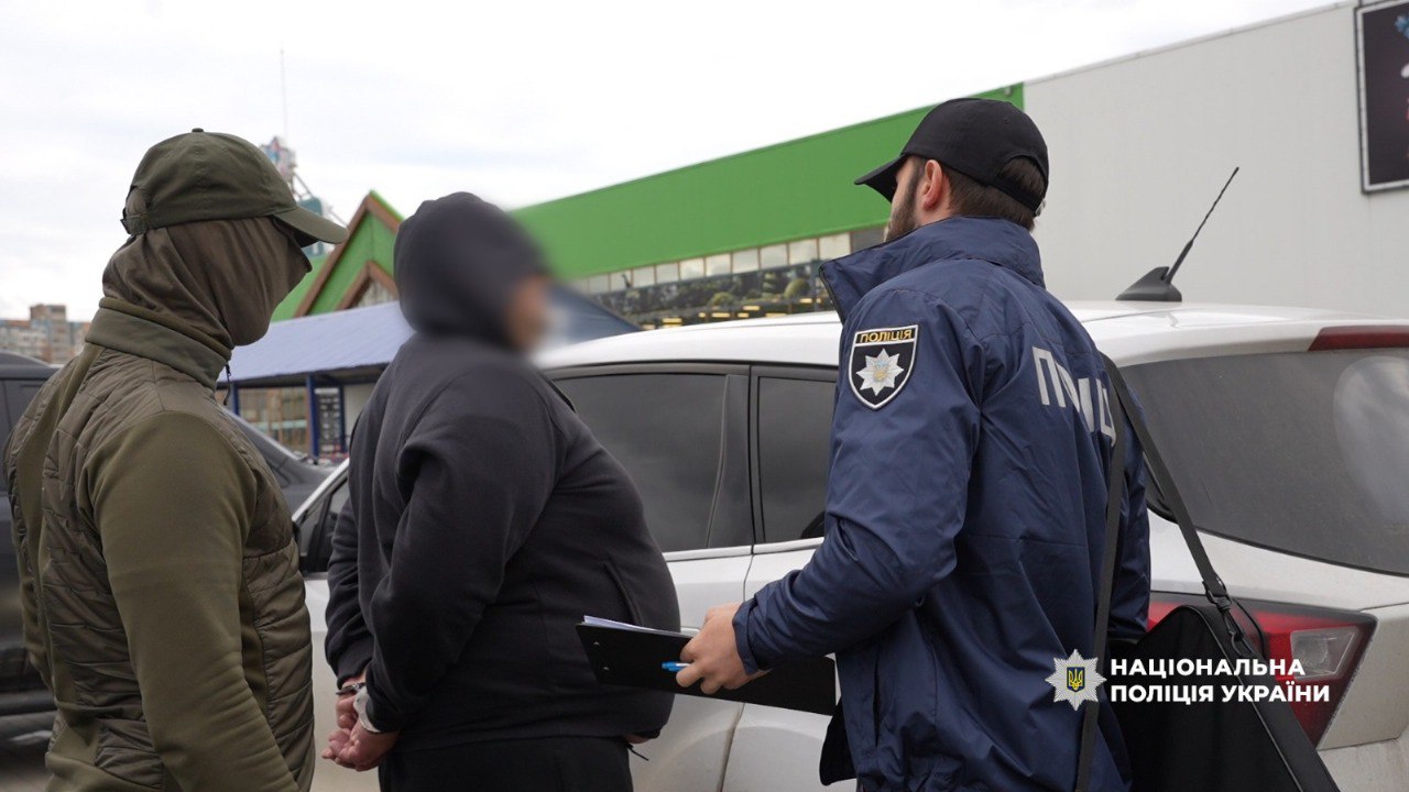 Поліція: начальник райТЦК на Одещині обіцяв відстрочку від мобілізації за $2000