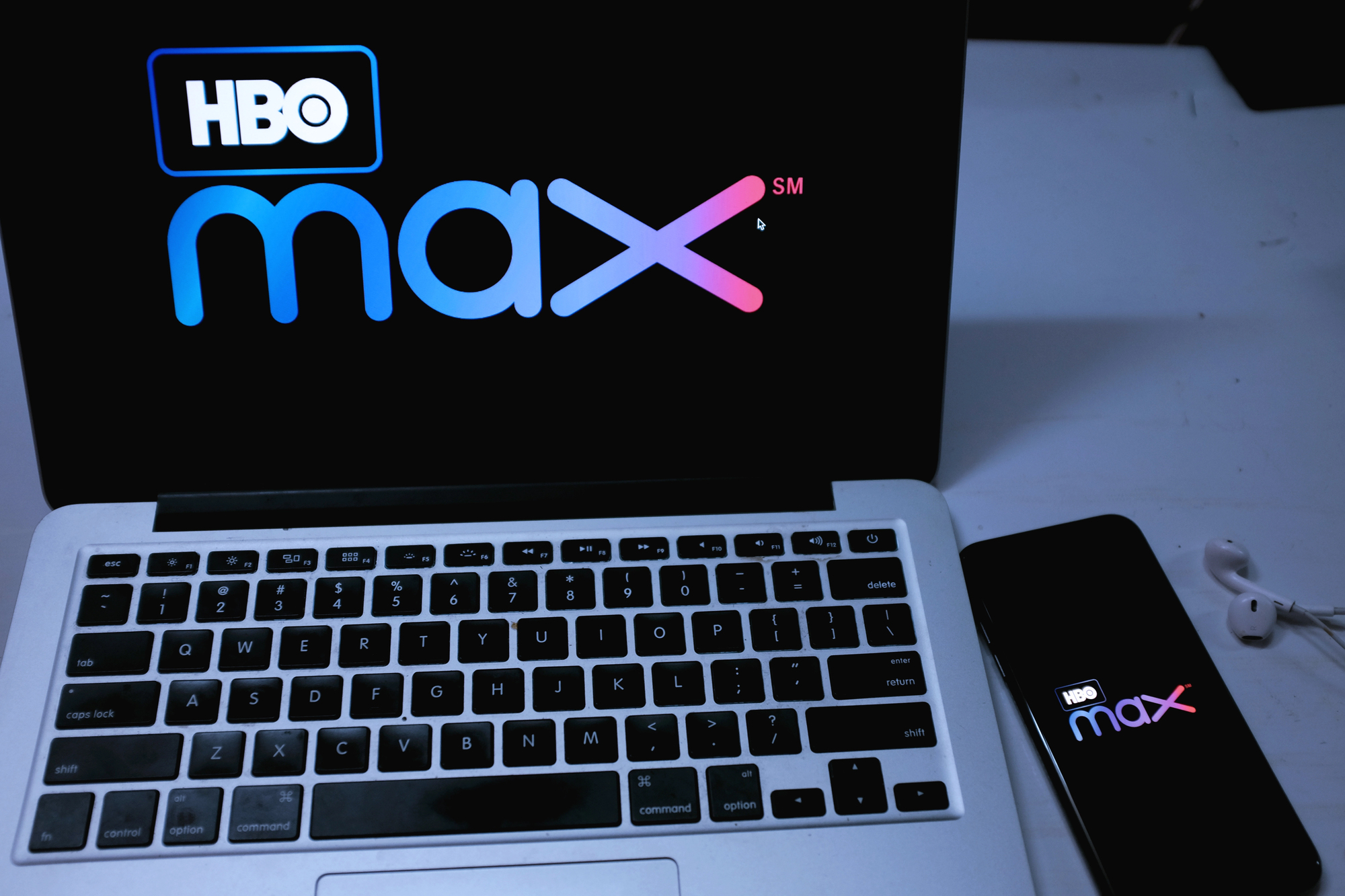 HBO Max офіційно запрацював в Україні: які тарифи та умови підписки