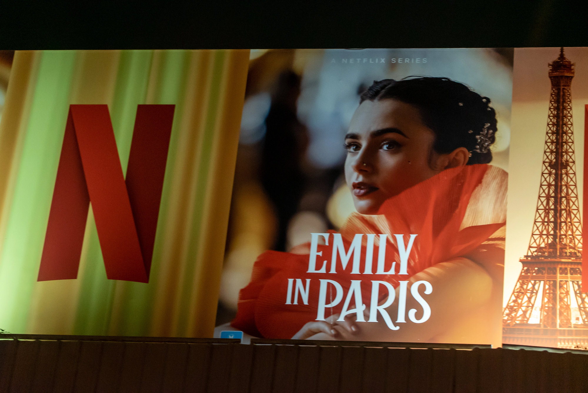 Netflix представив трейлер нового сезону серіалу “Емілі в Парижі”