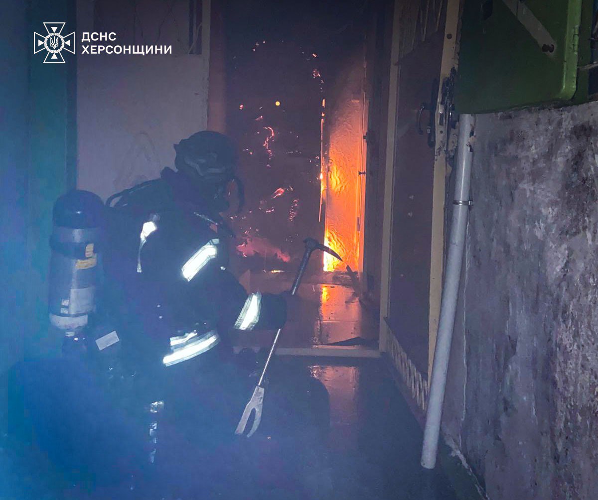 Атака РФ на Херсон: загинули двоє людей, ще 25 поранені