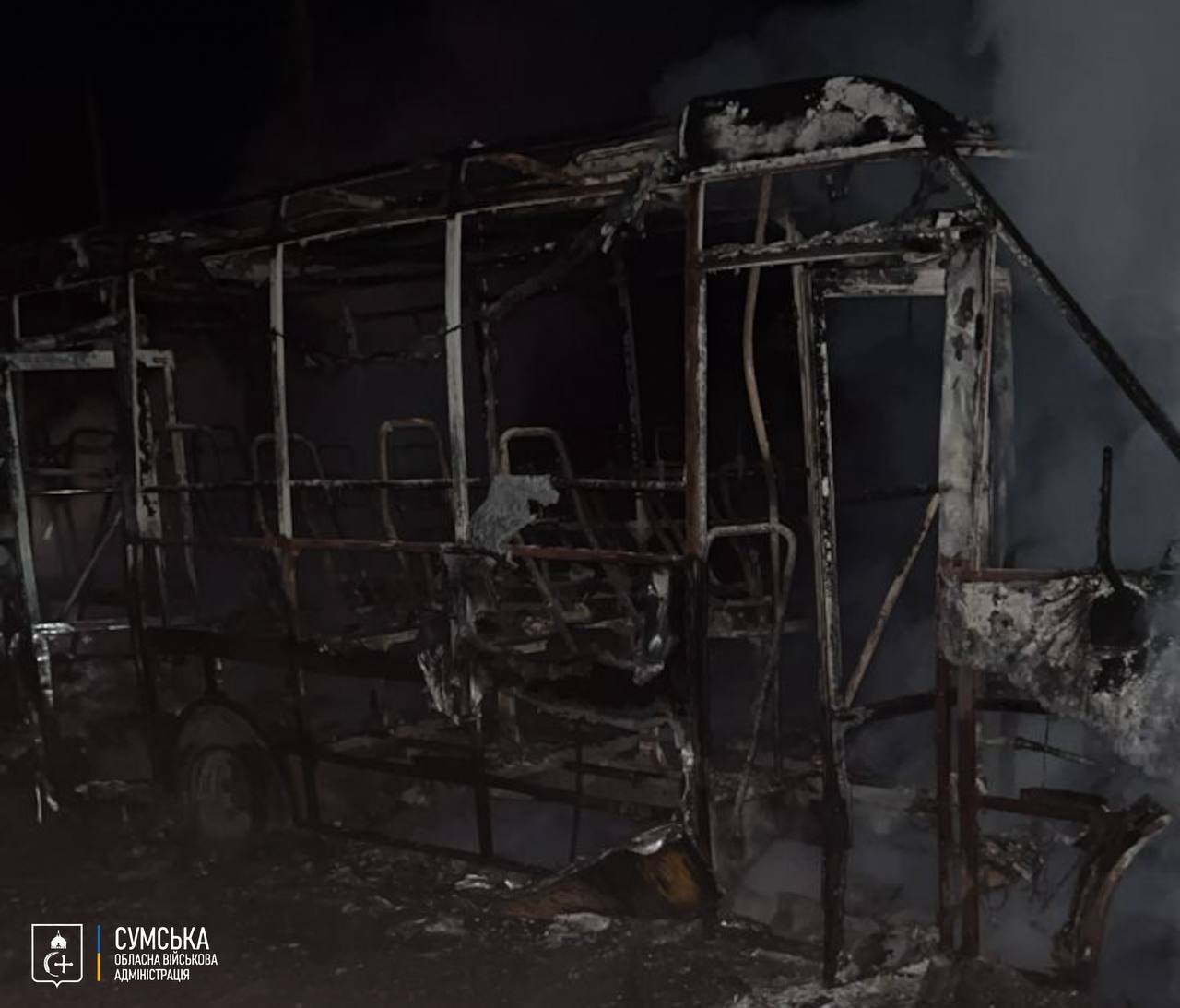 На Сумщині російський дрон атакував мікроавтобус: п’ятеро поранених