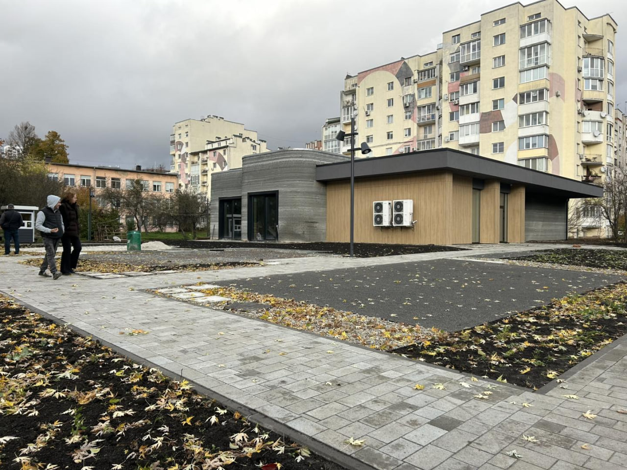 Перша в Україні школа, надрукована на 3D-принтері, готова прийняти учнів