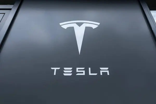 Політична позиція Ілона Маска вдарила по продажах Tesla