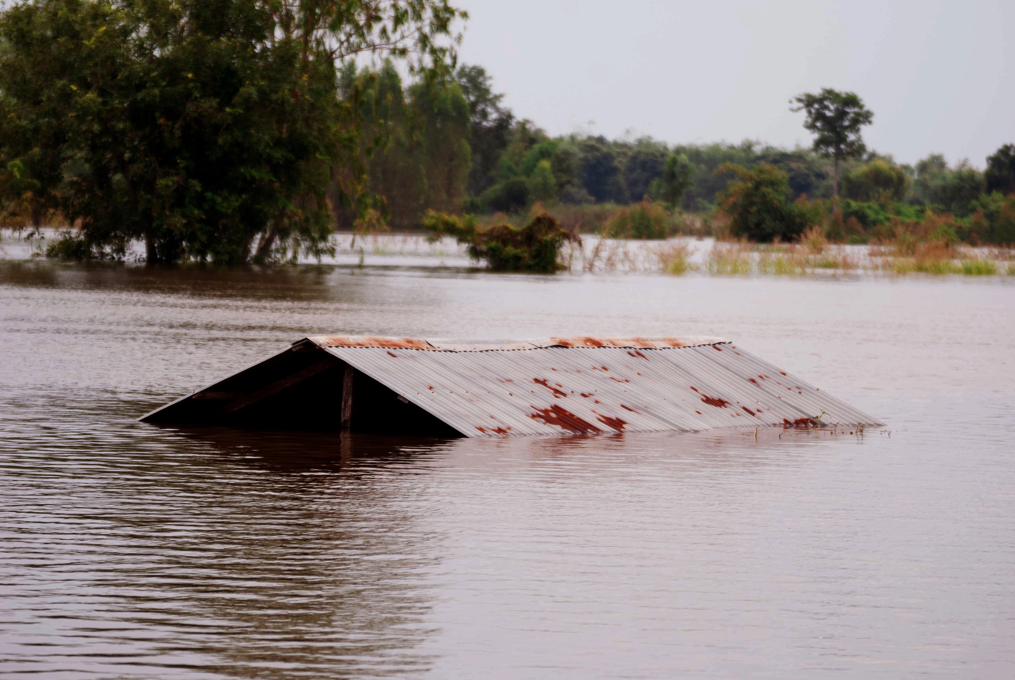 На Філіппінах тайфун Калмаегі забрав життя понад сотні людей, попереду — нова стихія