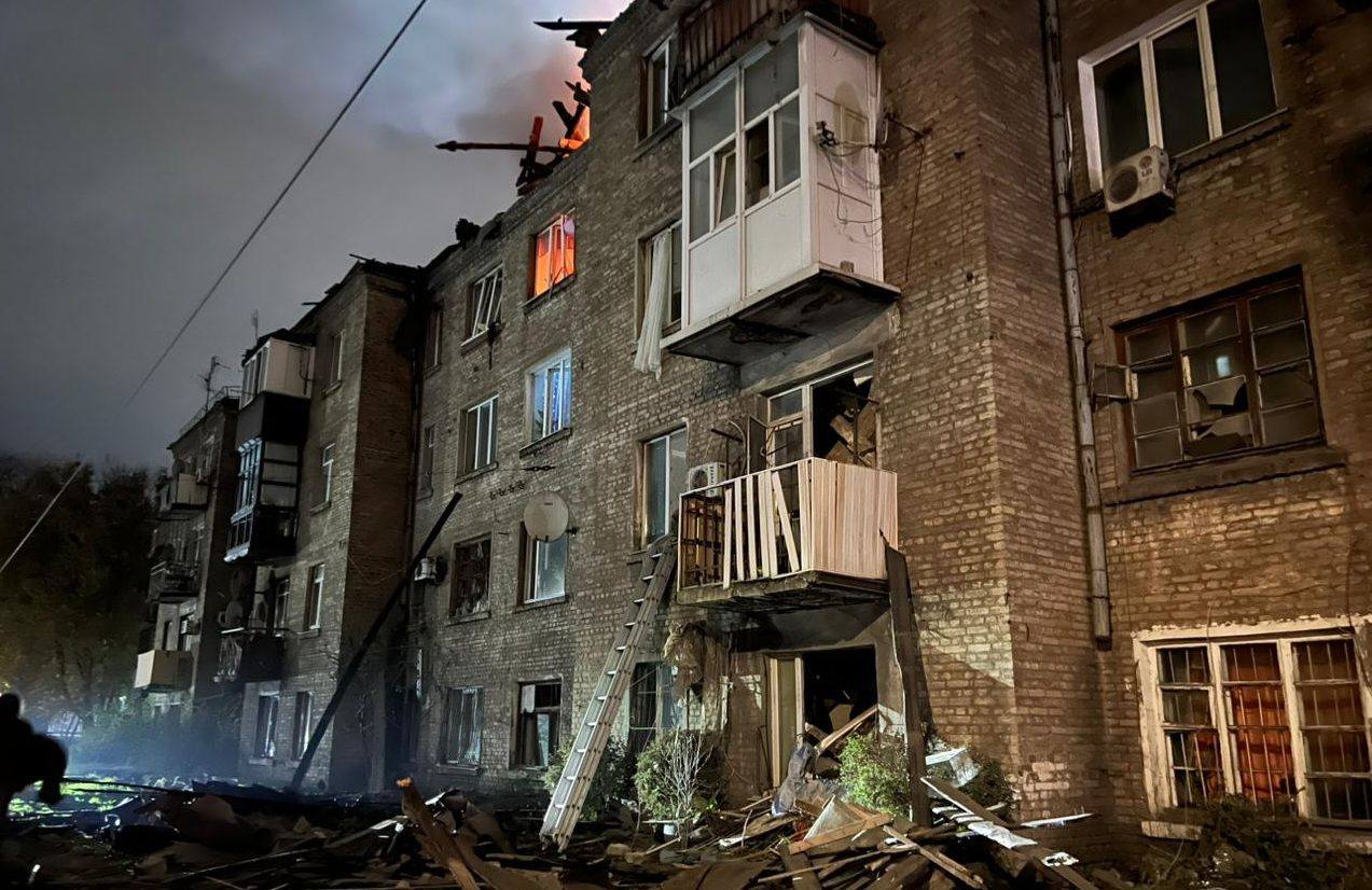 Унаслідок російської атаки на Кам'янське постраждали вісім людей