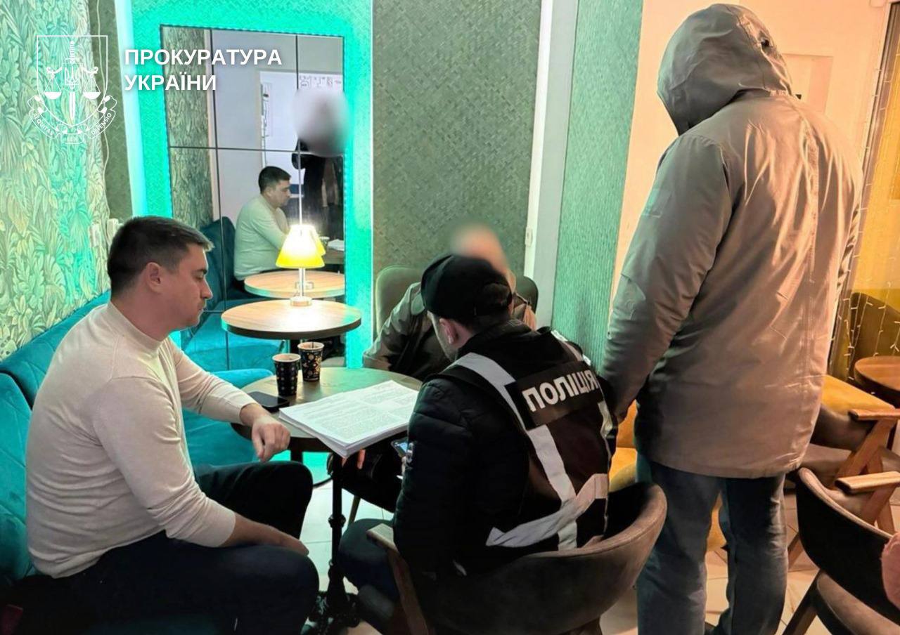 У Києві шахраї ошукали американського добровольця ЗСУ, інсценувавши "лазерну зброю"