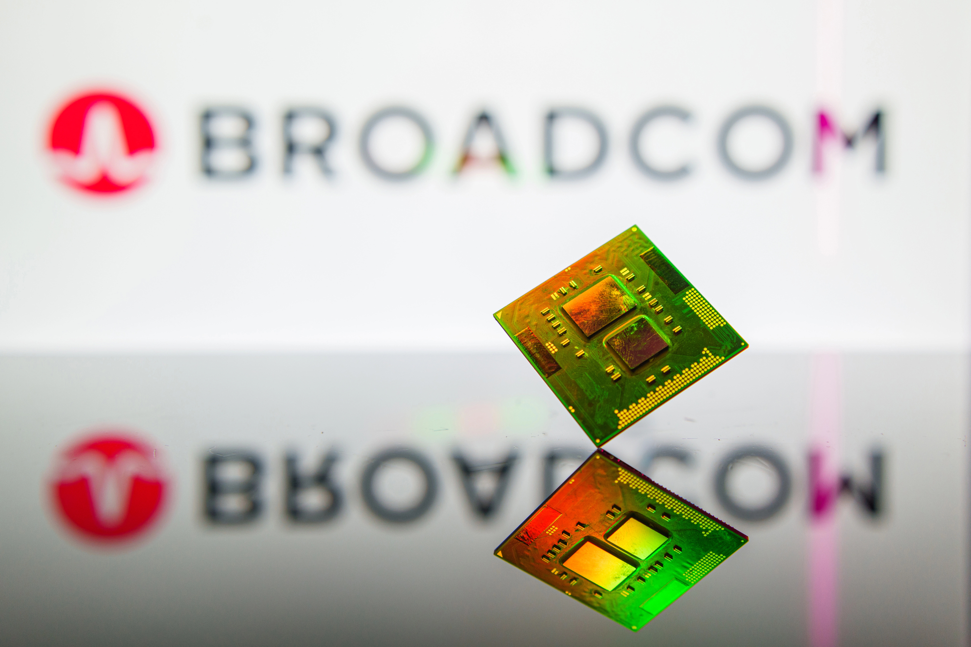 Broadcom презентувала ШІ-чип, що перекладає офлайн